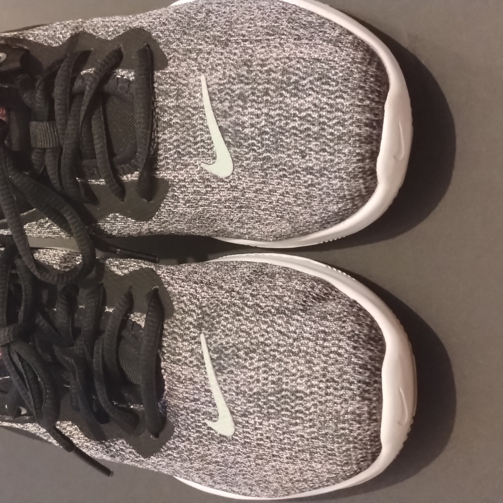 Nike Flex TR9 Women's Shoes 6 EUC - Picture 2 of 10